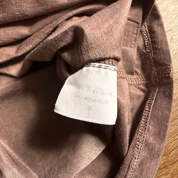 Vuori Cove Ribbed Chocolate Brown Racerback Tank Top Size S - Picture 4 of 6